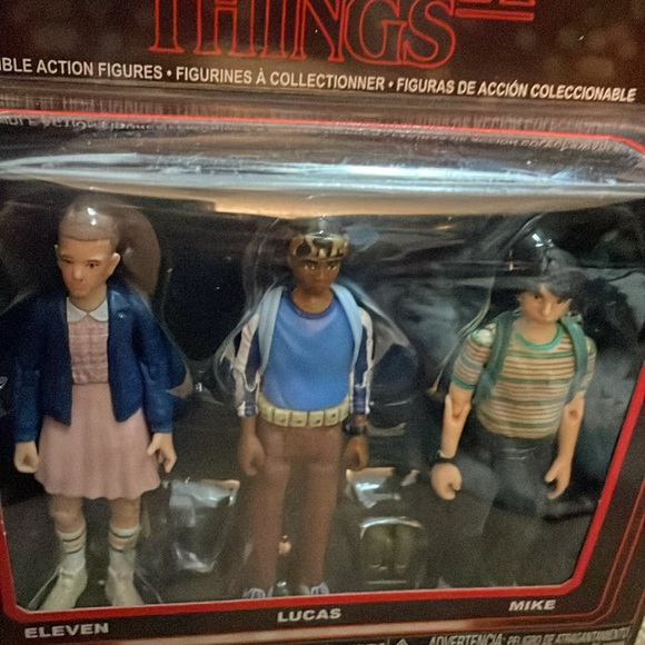 Stranger Things Collectible Funko Action Figure: Mike, Luca, and Eleven - Picture 3 of 6